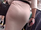 【FHD高画質】ベージュタイトに浮かぶ 桃尻のシルエット