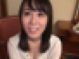 スレンダー美巨乳の20受付嬢が初ハメ撮りで激しく突かれて腰がガクガクになる