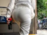 《パンティー丸見え状態でデートをするカップル》 No.1756【先へイク彼氏の後ろはこんなエロい衣装の彼女】