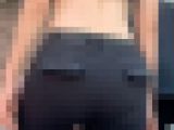 【通スピ＆スロー】お腹周りを大胆に出した着衣お尻ヤング様に密着！