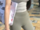 2K動画　ピタパンフェチ必見！２レギンス美人が街をゆく！いやらしい体してます