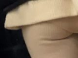 素人 055 ノーパンのような色のぴちぴちスキニーパンツOLの尻肉