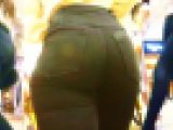 No.733スラッと美脚×美尻のコンビネーションでナイススタイルを周囲に猛烈アピール実施中のお姉さんに密着取材