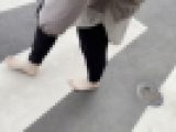 【完全裸足】第16弾！裸足で公園や街中を歩く女性 part2