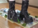 巨大娘の街中散歩 ハード系厚底ブーツ