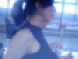 清楚女子アナ系の超絶美女が突き出た美巨乳を揺らしながら歩く姿がエロ過ぎる