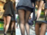 【盗撮！】パンチラに気付かない！スカート捲れてパンツ丸見えなOLお姉さんwww