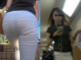 女子アナボディなエロスタイルな白パンお姉様！！肉尻が際立つ！