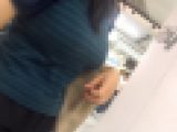 超爆乳が重そうな美女！