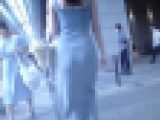 エロボディでフェロモン全開美人ネキがセクシータイトワンピ着てTライン出して歩いてるよ
