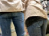 オタ女の匂い立つデニム尻 驚異の大接近超接写 【街中風景024】