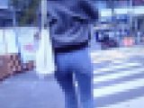 超激カワ美女が大きなお尻でピタピタデニム履いて歩いてるよ♪