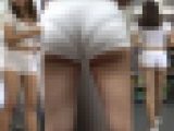 高画質 こんな透けたパンツでコンビニに買い物に
