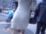 スタイル抜群の激カワ美女が極薄ワンピ着てエッチなライン浮かせながら歩いてるよ