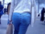 色っぽい美人お姉さんがデニム履いて超爆尻パンパンに膨らませて歩いてるよ