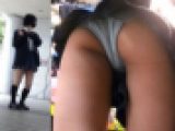 TikTok特定！まさかのKだった地雷系□リの制服パンチラを激写したらスジまでくっきりだった件