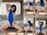 競泳水着でガニ股見せつけ(3分39秒)