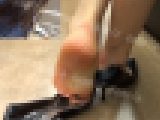 【フルHD動画】書店内パンプス脱ぎと踵踏み歩き２(ショート版)