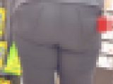 【熟女店員のメスブタケツ】下品な黒スキニー巨尻wスマホが小さいんじゃなくてケツがデカいのww【4K】
