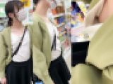 前代未聞！ノーブラ女子のモロ見え胸チラに遭遇！！【胸チラ/乳首ポッチ】