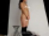 巨乳の素人がグラビア面接で全裸をビデオ撮影されている様子
