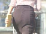 長身エリートOLのデカ尻！骨太エロボディにワガママ巨尻をムニュらせて庶民を誘惑！ 下品なタイトスカート OL編