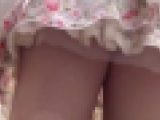 【再販】買い物中の女の子達を下から見上げる動画。パンチラを楽しもう！【盗撮風】