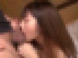 スレンダー美乳の22歳カフェ店員が初体験のオモチャで絶頂