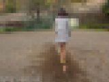 靴で土を跳ね上げるフェチ動画f886