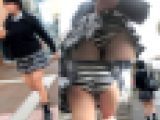 スカートめくりNo,36～服娘めくられ縞Pぷり尻が丸出しパンチラ盗撮〜