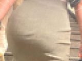 活きの良いパッツン美巨尻！色白エロボディにムニュンと突き出る潤い抜群のデカケツで♂を誘惑! 下品なロングスカート 小娘編