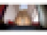ムッチなお尻に純白Tバック白ギャルちゃんのアクリル板越しパンチラアルバイト