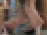 【フルHD動画】カフェデート女子のミュール脱ぎ足の裏